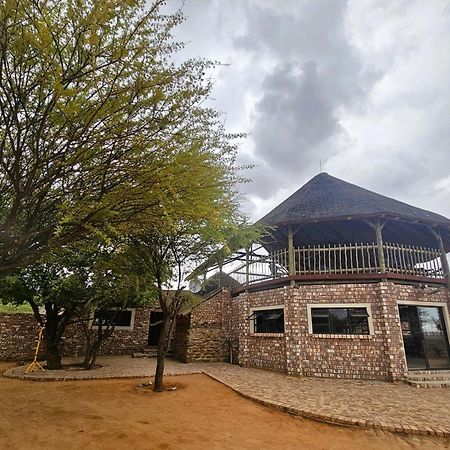 Kaoko Bush Lodge Kamanjab Eksteriør billede