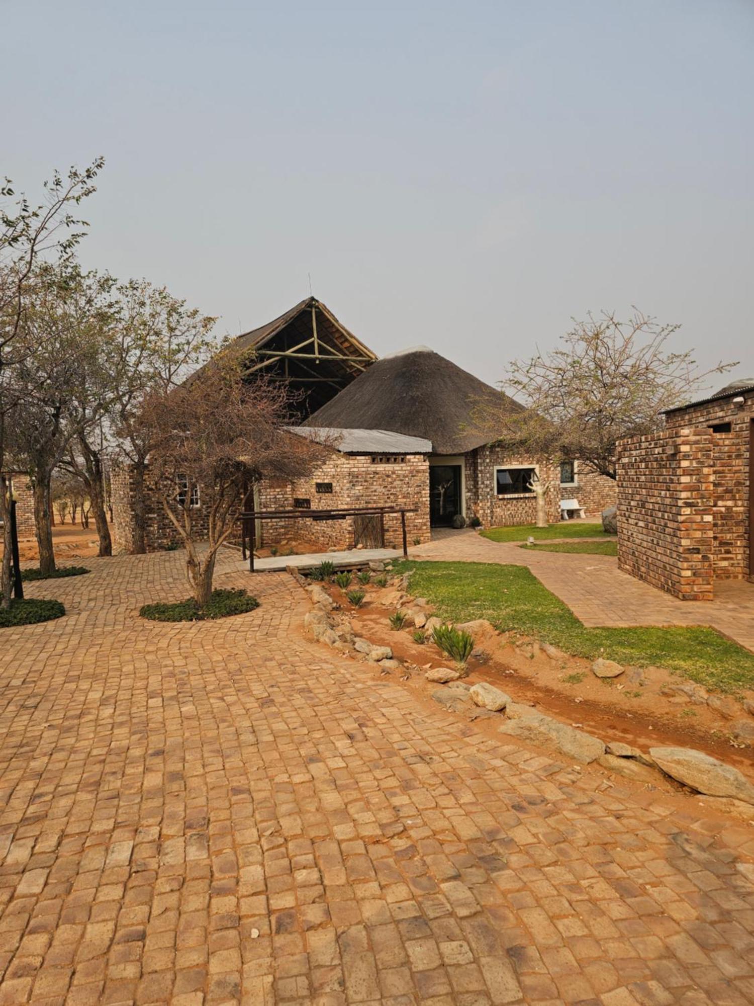 Kaoko Bush Lodge Kamanjab Eksteriør billede