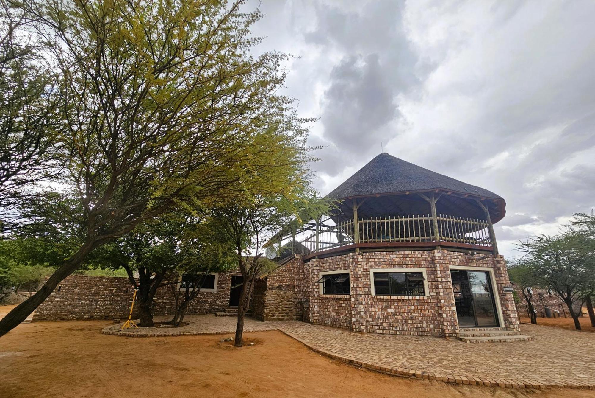 Kaoko Bush Lodge Kamanjab Eksteriør billede