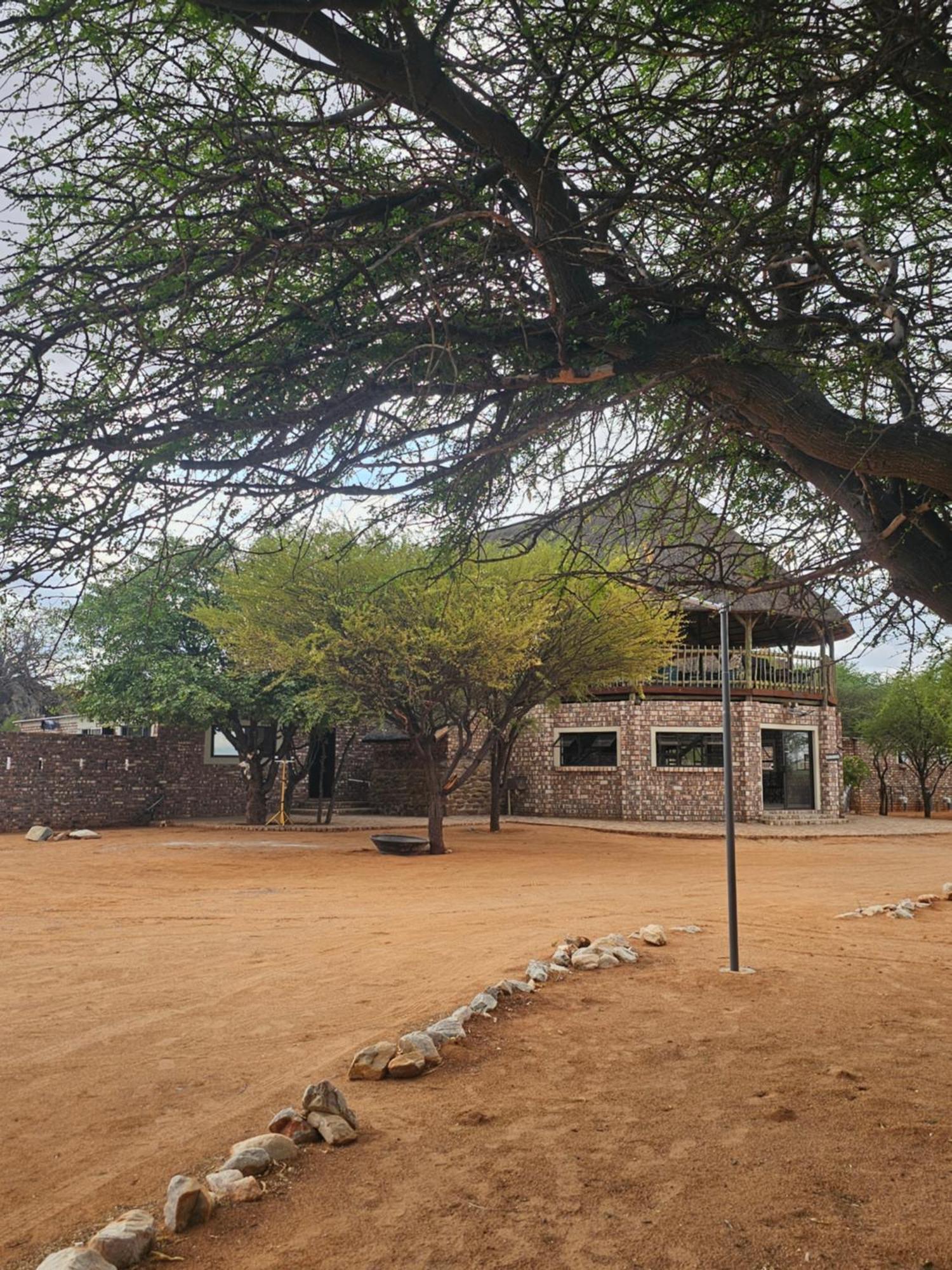 Kaoko Bush Lodge Kamanjab Eksteriør billede
