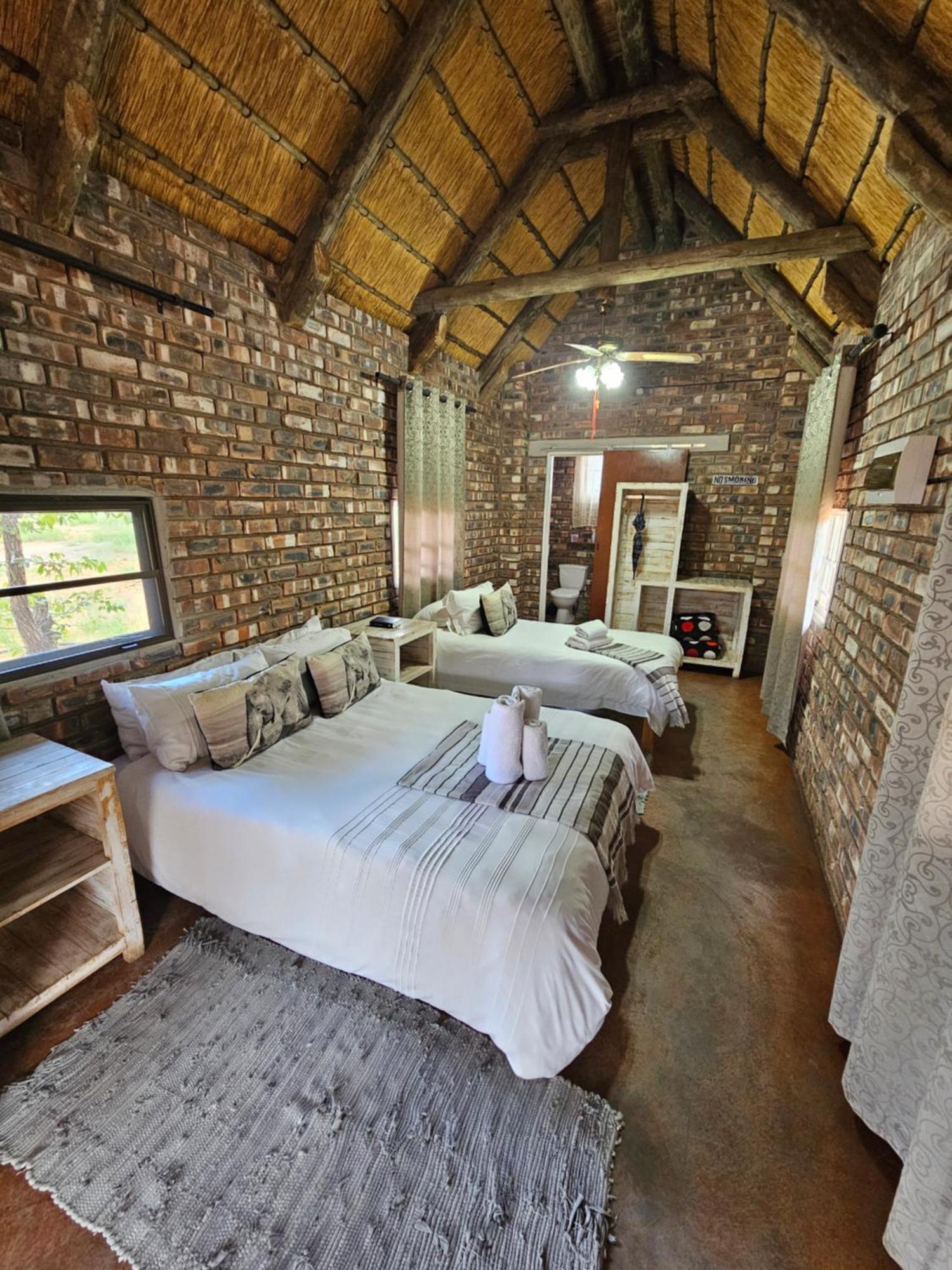 Kaoko Bush Lodge Kamanjab Eksteriør billede