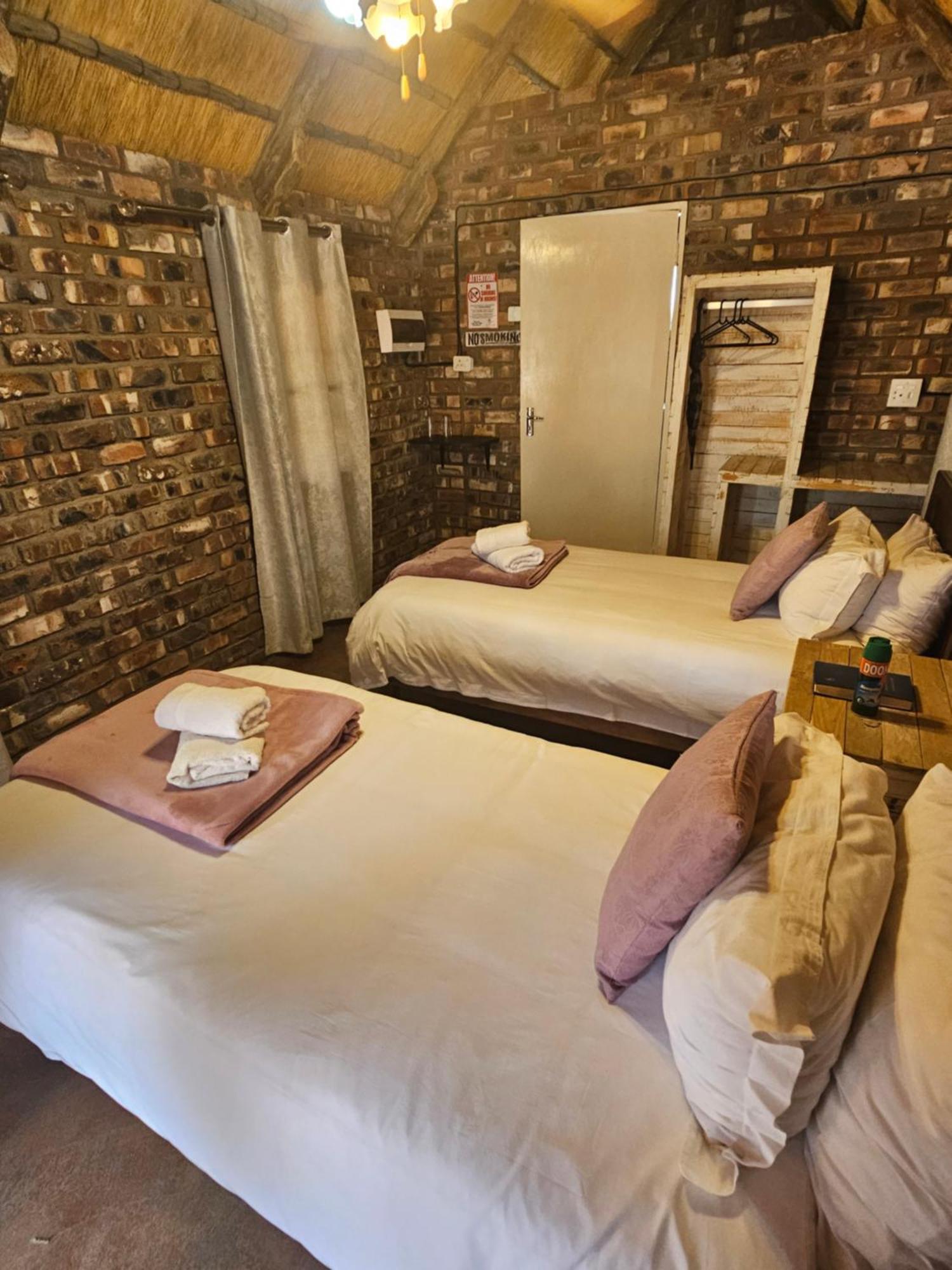 Kaoko Bush Lodge Kamanjab Eksteriør billede