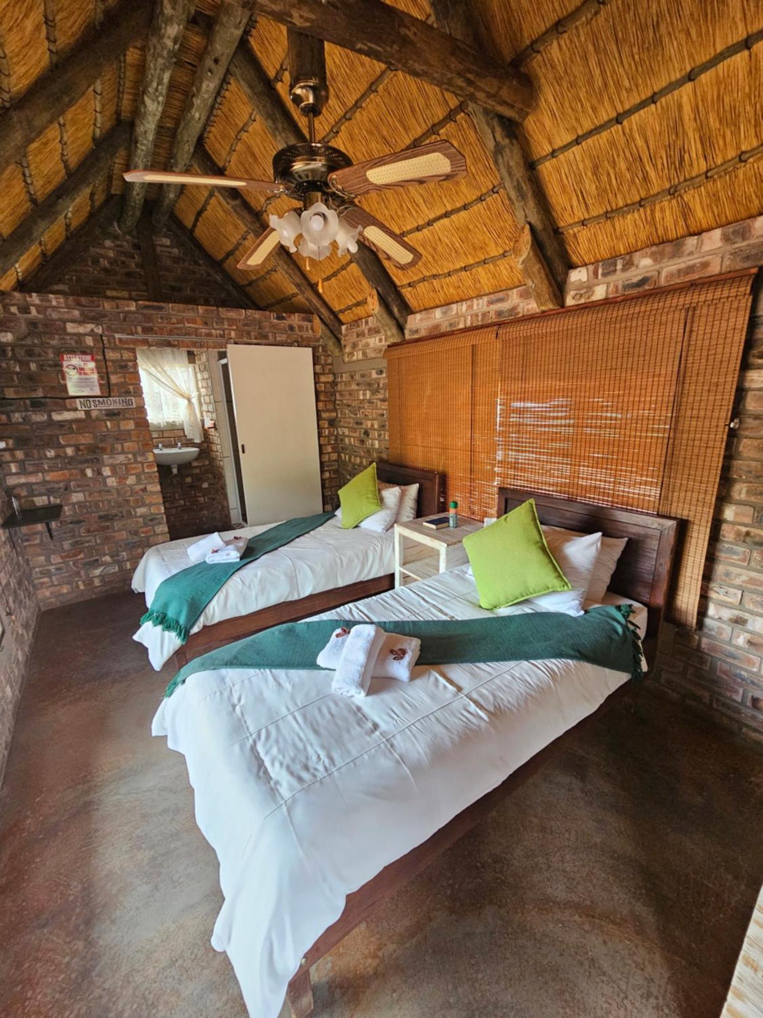 Kaoko Bush Lodge Kamanjab Eksteriør billede