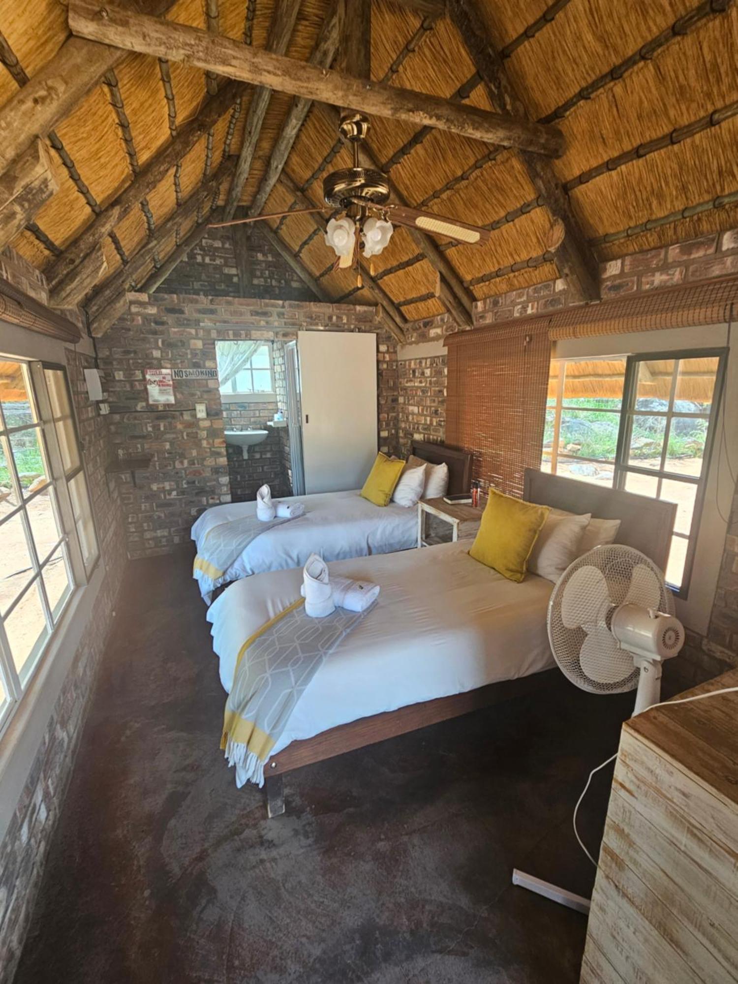 Kaoko Bush Lodge Kamanjab Eksteriør billede