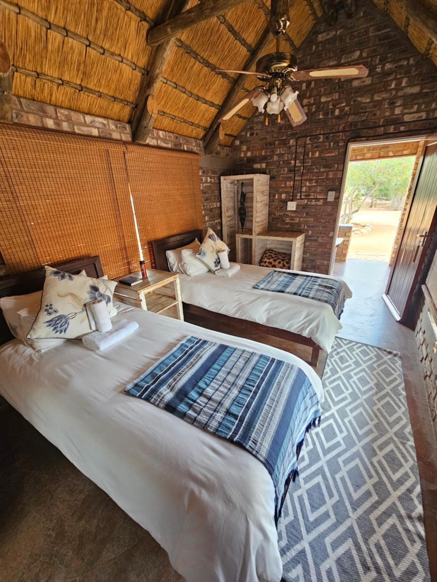 Kaoko Bush Lodge Kamanjab Eksteriør billede