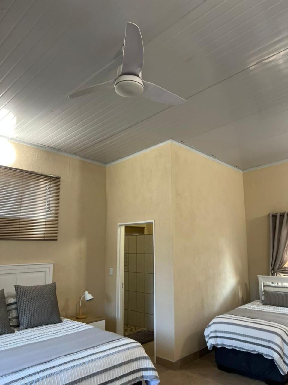 Kaoko Bush Lodge Kamanjab Eksteriør billede